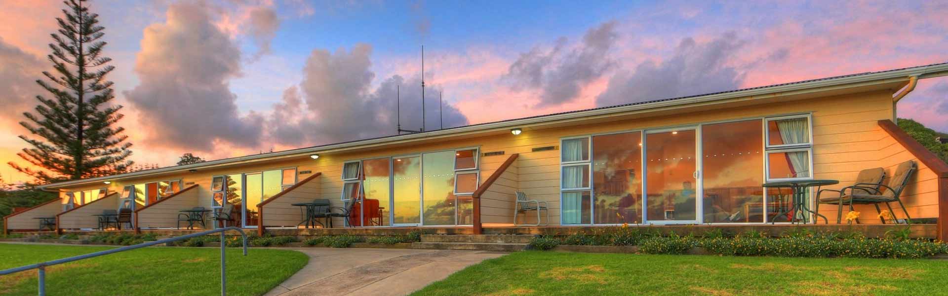 Islander Lodge Apartments Islander Lodge Apartments