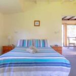 Birdwatchers Cottage-One Bedroom 8